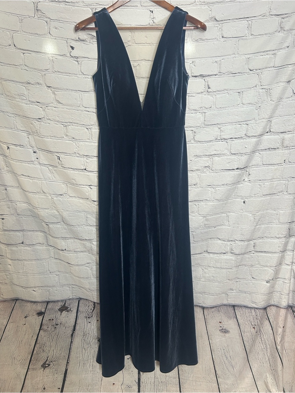 Jenny Yoo Collection Navy Blue Velvet Sleeveless Plunge V-Neck Evening Gown